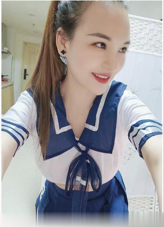 制服御姐圆圆-1.jpg