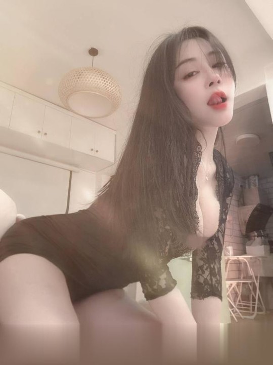 山东-青岛肤白大奶小少妇-2.jpg