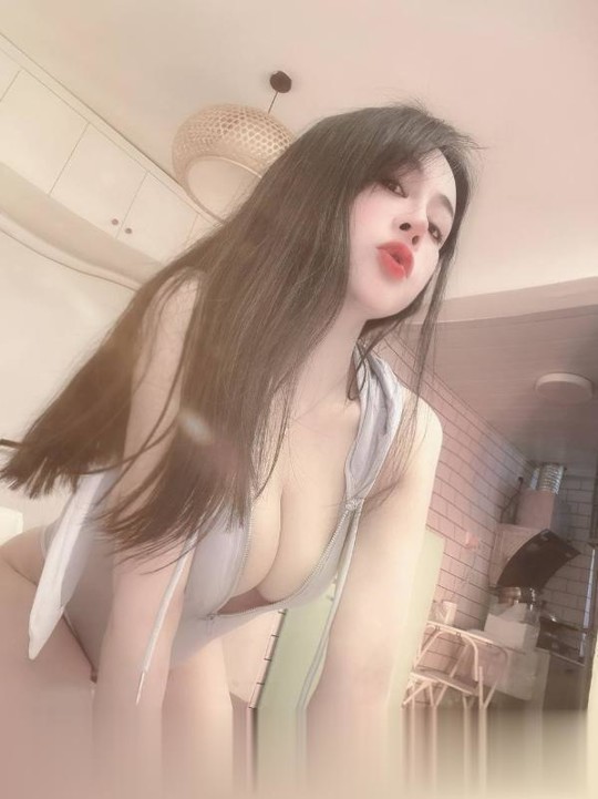 山东-青岛肤白大奶小少妇-1.jpg